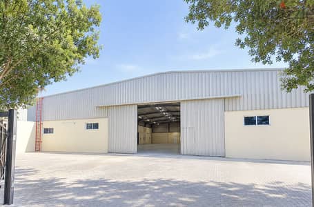 1700 Carpentry Workshop For Rent