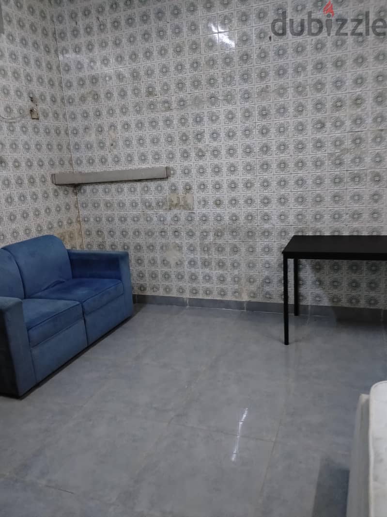 semi furnished studio avilable for rent 4