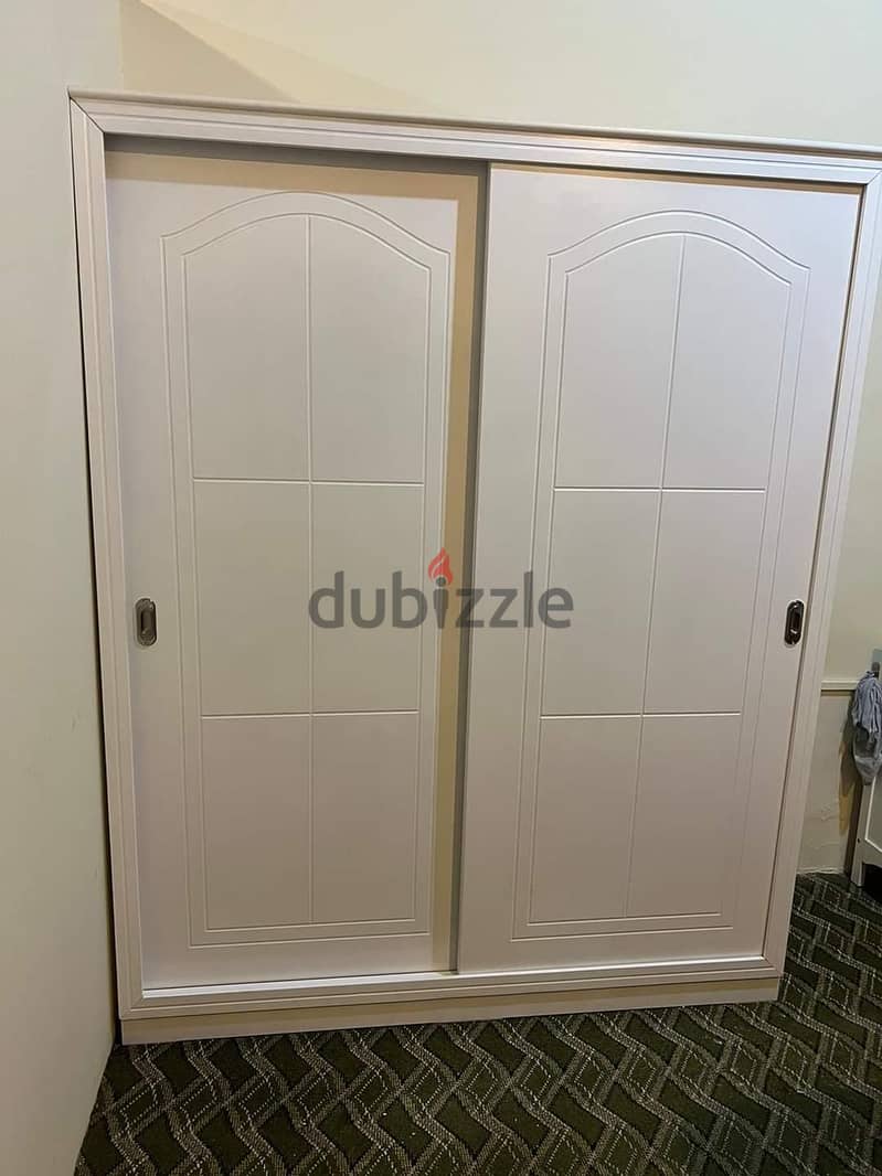 Single bed and Small cupboard selling. 33757438 12
