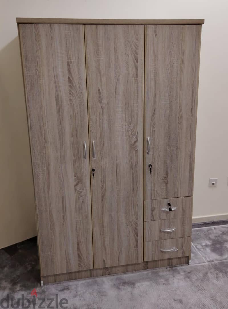 Single bed and Small cupboard selling. 33757438 16