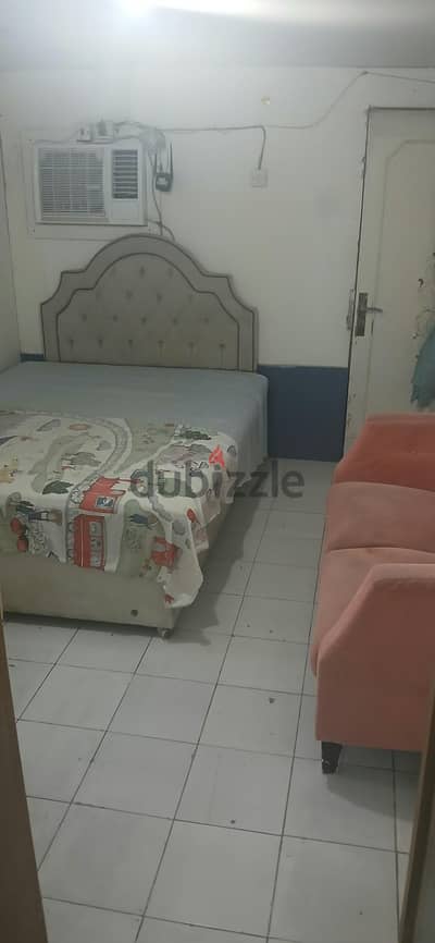 Small furnitured studio Rent