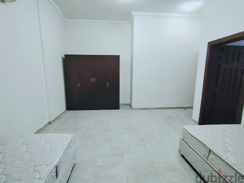 Executive bachelors rooms for rent 6