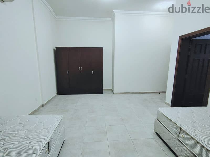 Executive bachelors rooms for rent 5