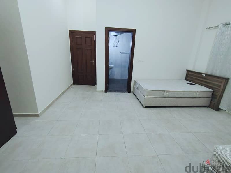 Executive bachelors rooms for rent 8