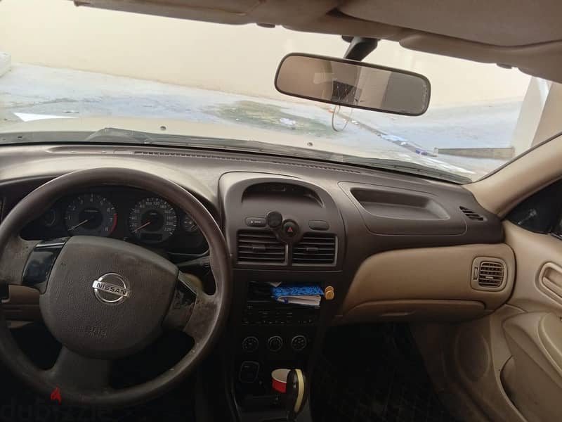 Nissan Sunny 2012 4