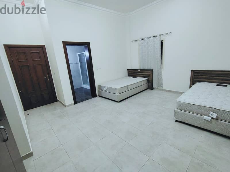 Executive bachelors rooms for rent 8