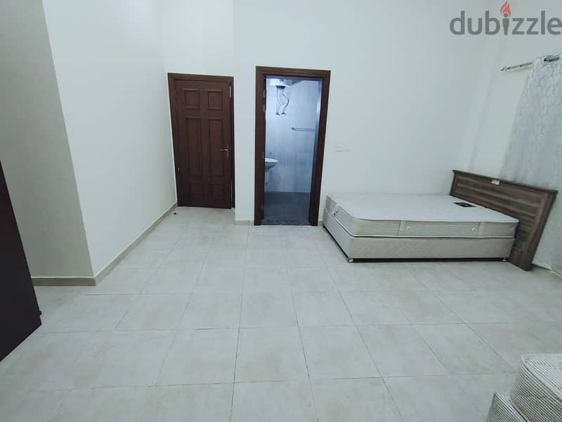 Executive bachelors rooms for rent 9