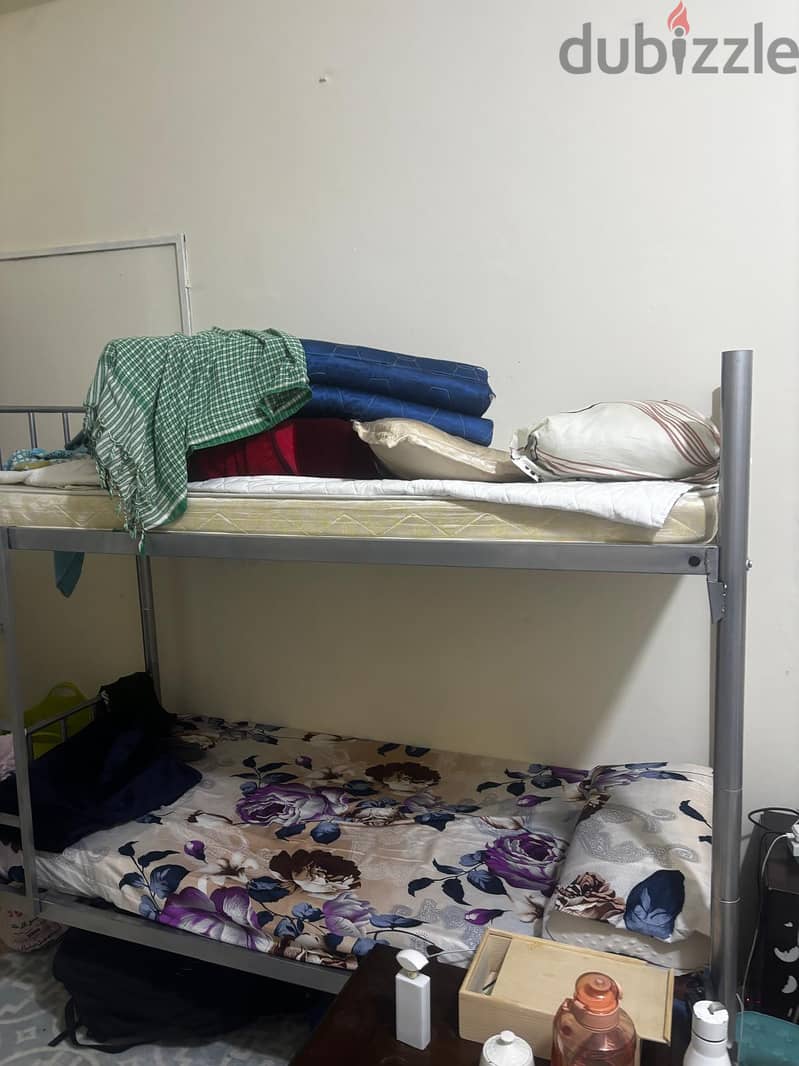 Fully Furnished Executive Bachelor Room for Rent (2 People) Free Wifi, 10