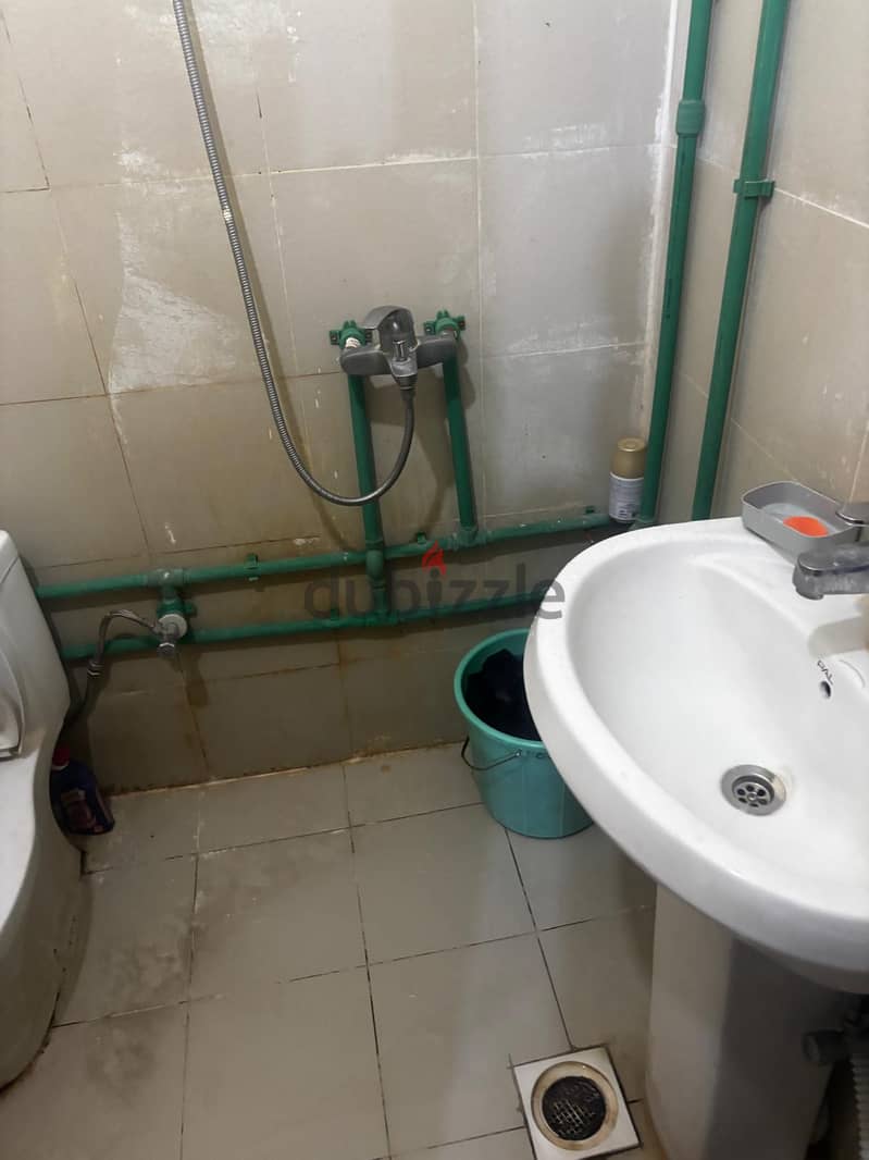 Fully Furnished Executive Bachelor Room for Rent (2 People) Free Wifi, 12