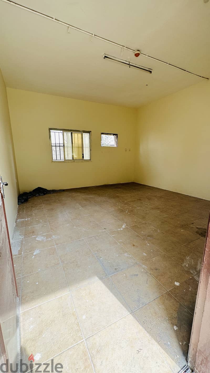 13 BIG Room For Rent (6x5) 5