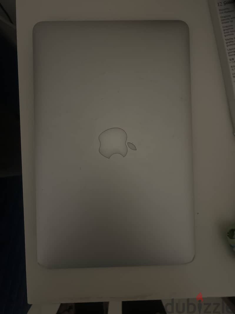 Macbook Air dual core intel i5 3