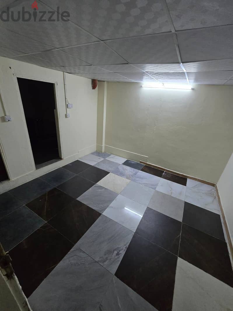 Studio Room Rent Available 2