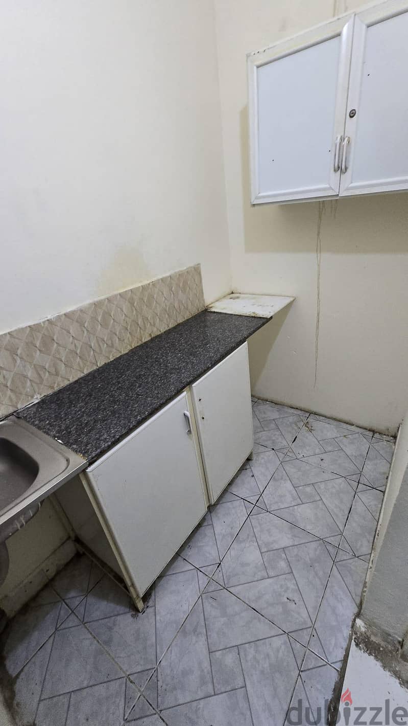 Studio Room Rent Available 3