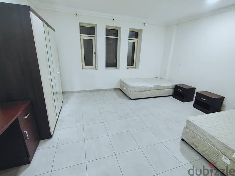 Executive bachelors rooms for rent 11