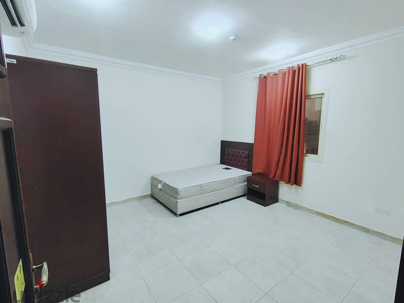Executive bachelors rooms for rent 13