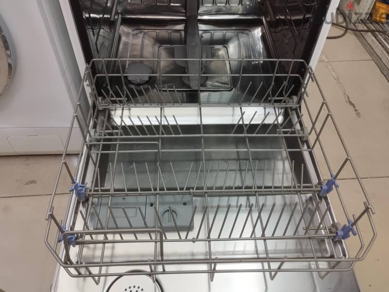 LG Dishwasher Looks Beauty for sale Clean perfect item 2