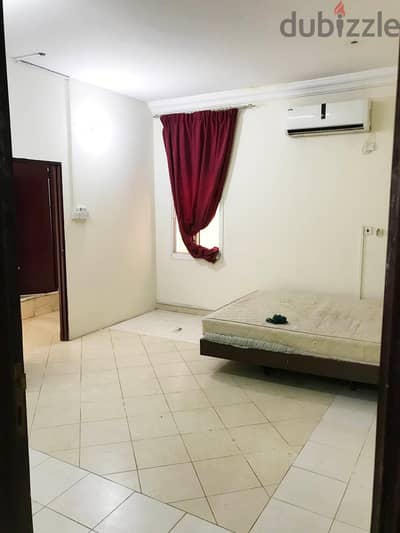 family Room for rent in Al wakhra
