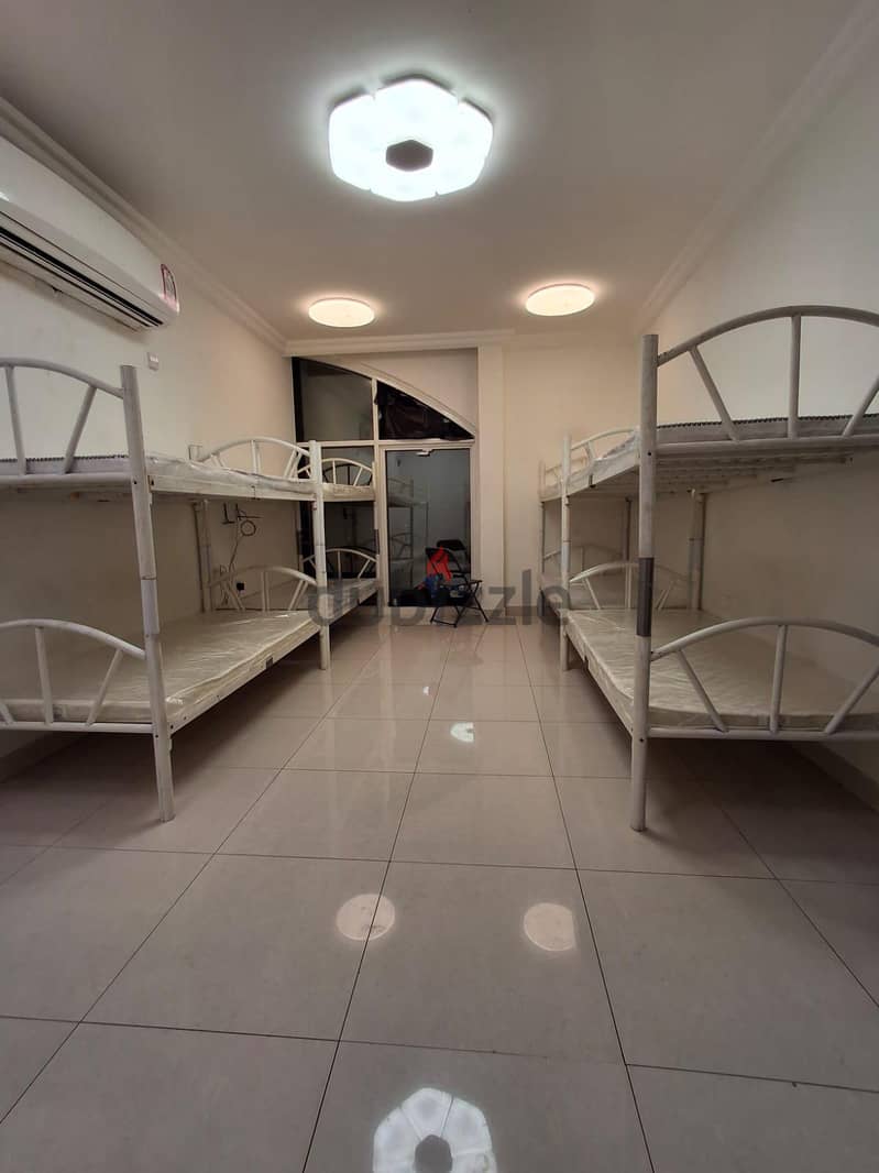 bed space available for male and female 1
