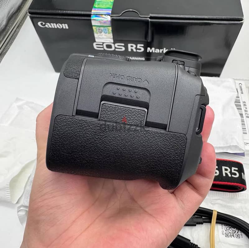 Canon EOS R5 Mark || Mirrorless Camera 1