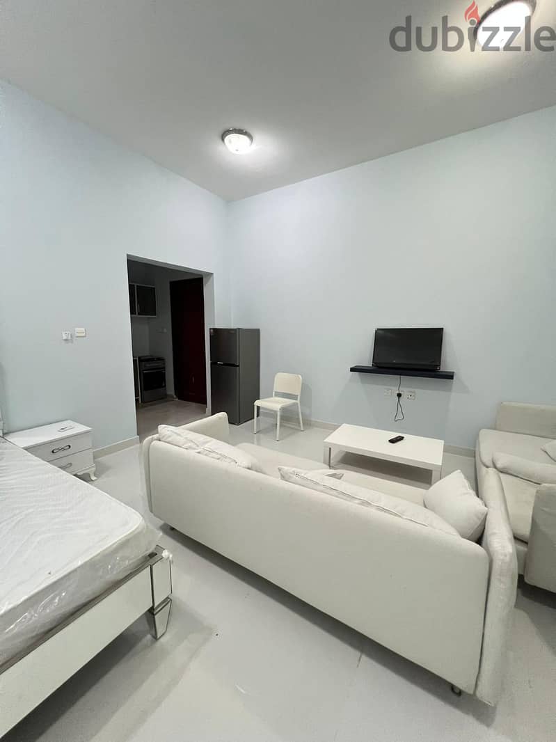 FF Big studio Al Dafnah area 6