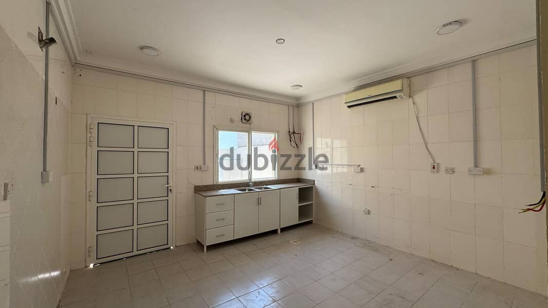 Studio room Rent Available 4