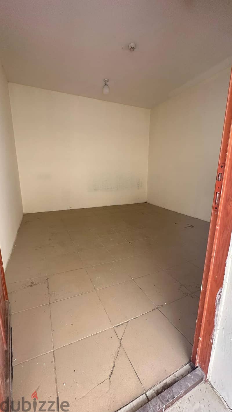 208 Room For Rent 1