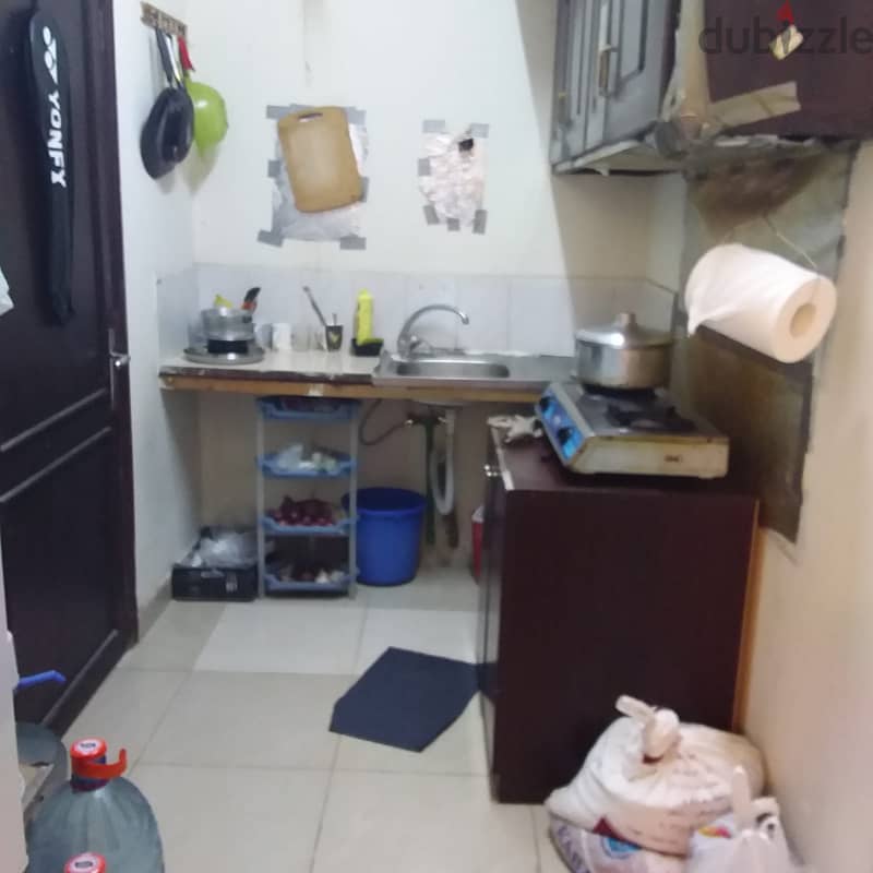 executive bachelor one bed space available at mammoura area 4