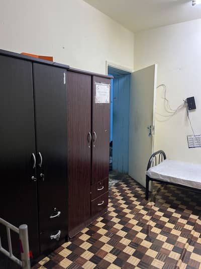 gents room for rent