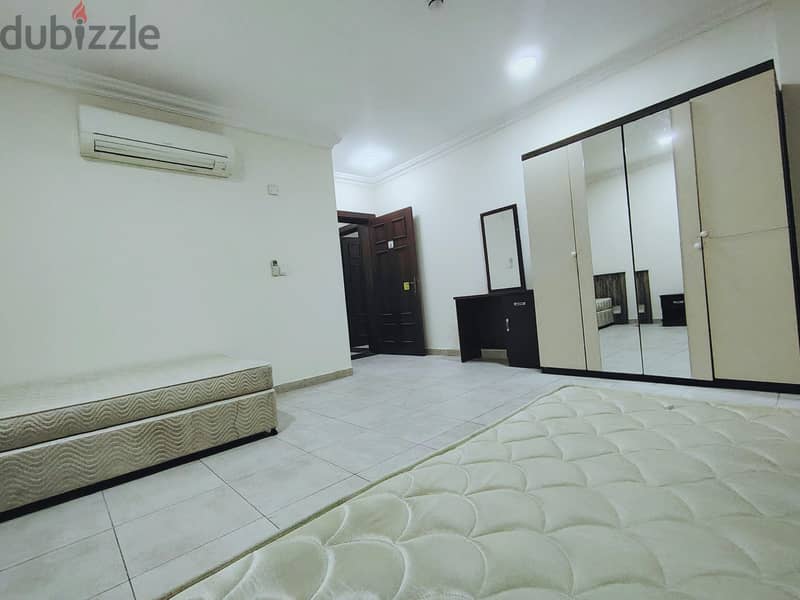 Executive bachelors rooms for rent 6