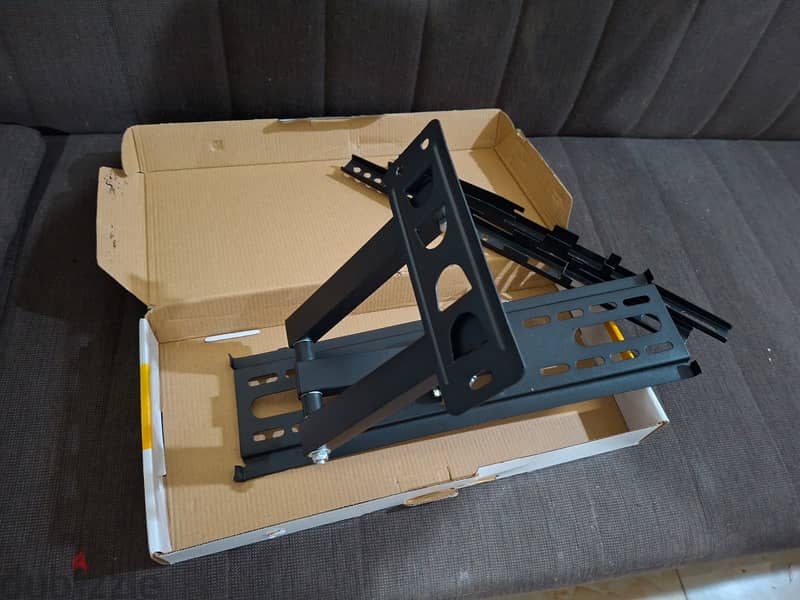 Tv wall mount - 26" - 55" ( open box ) never used 3