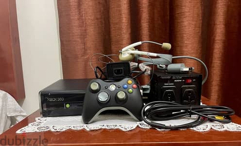Xbox 360 S Console Bundle - 1 Controller + & Original Headset
