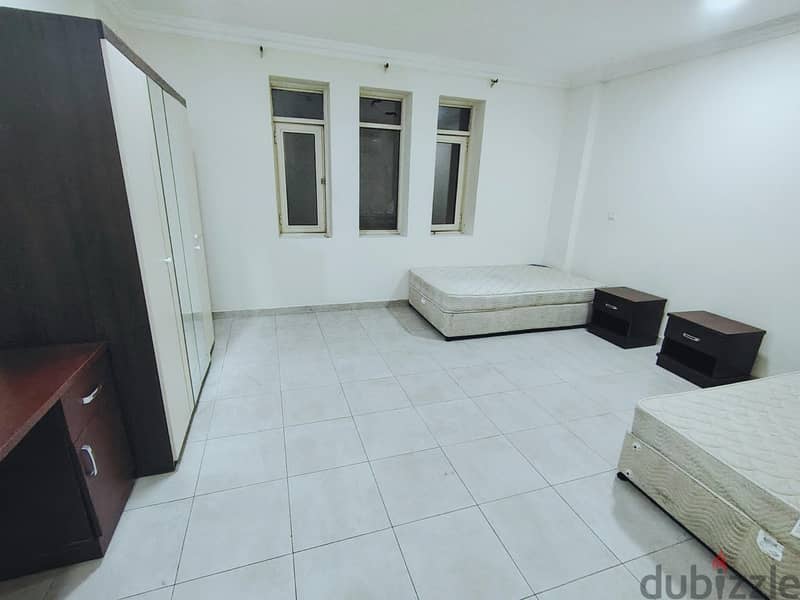 Executive bachelors rooms for rent 14
