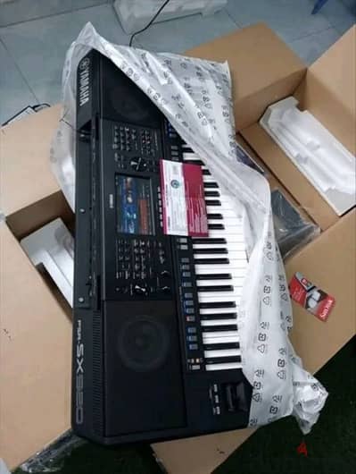 Yamaha PSR SX720 keyboard