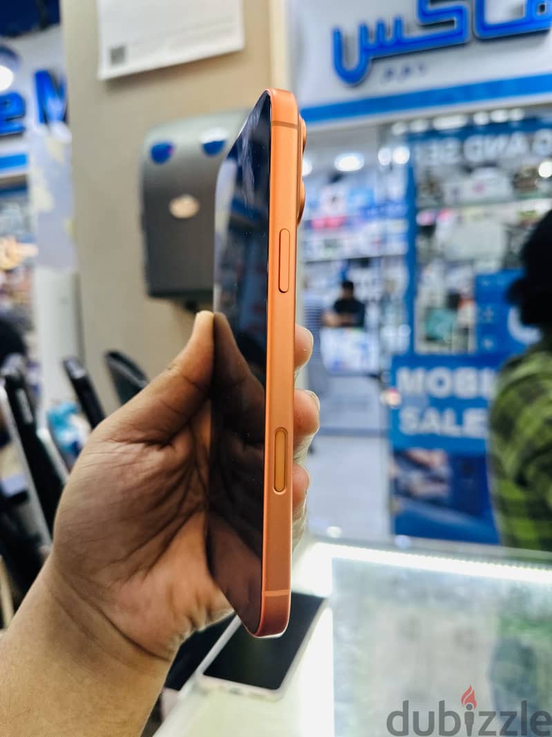 Apple - iPhone 17 Pro Max 2