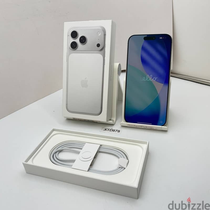 Apple iPhone 17 Pro Max - 256GB - Silver (Unlocked 4
