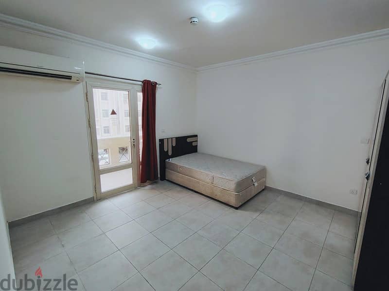 Executive bachelors Rooms for rent 14