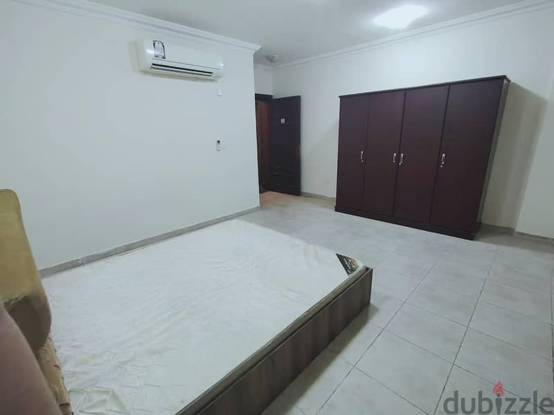 Executive bachelors rooms for rent 7