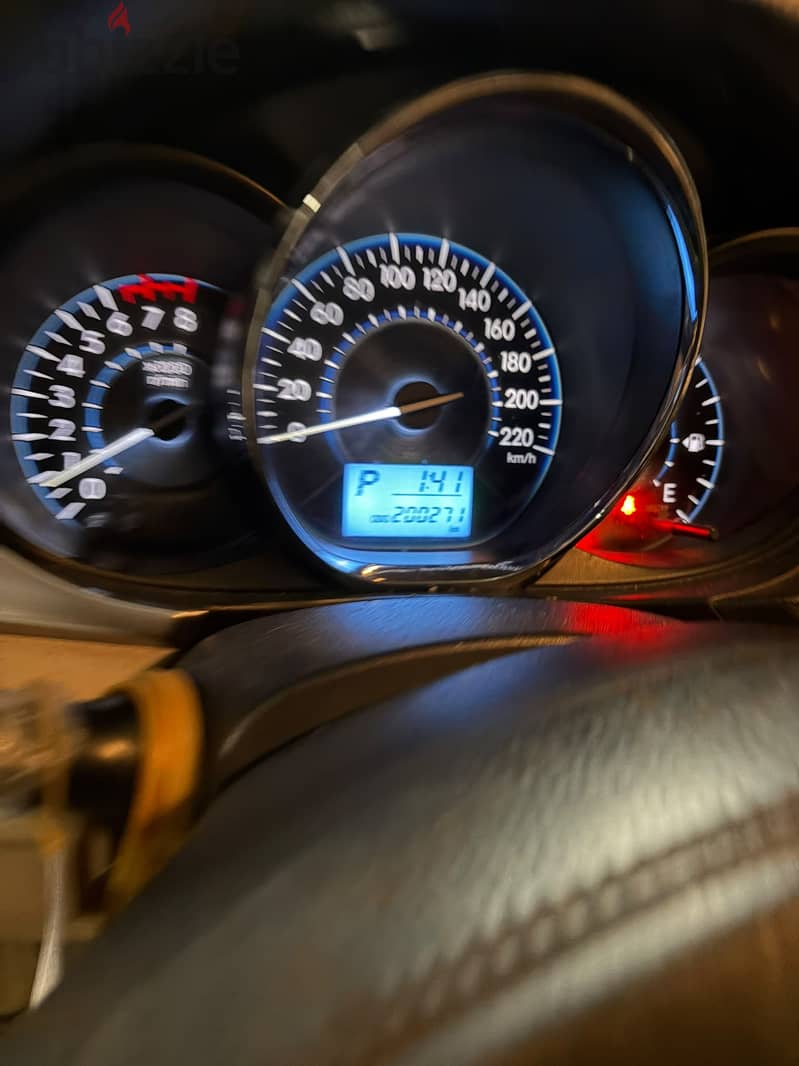 Toyota Yaris 2015 4