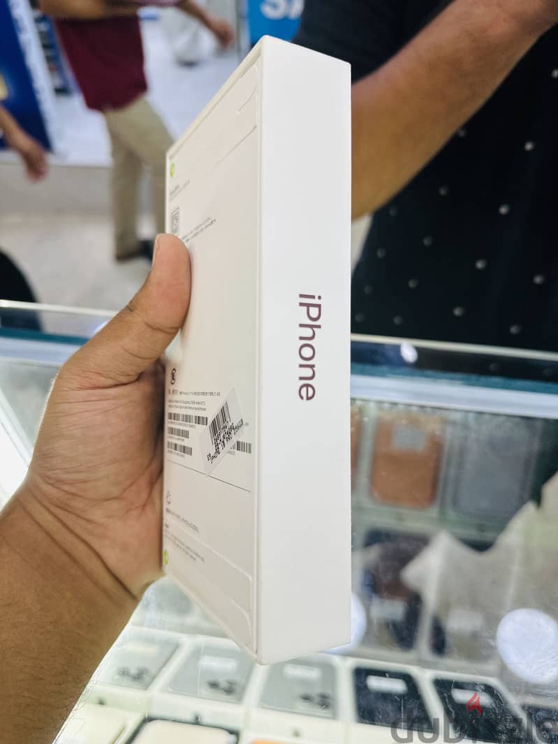 Apple - iPhone 18 Pro 2