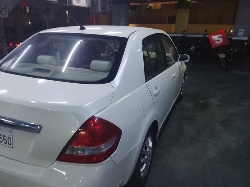 Nissan Tiida 2008 4
