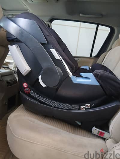 Cybex Baby Car Seat - Black - Excellent Condition