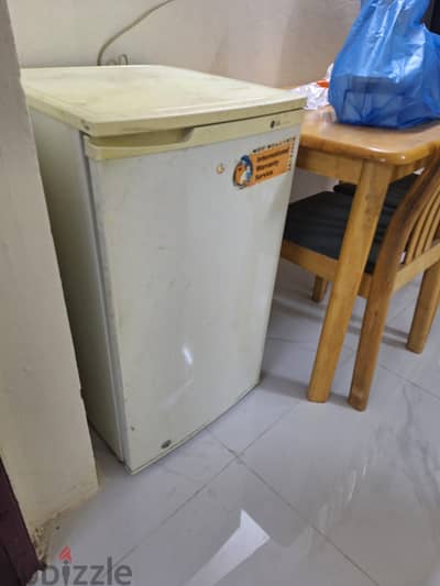 REFRIGERATOR URGENT SALE