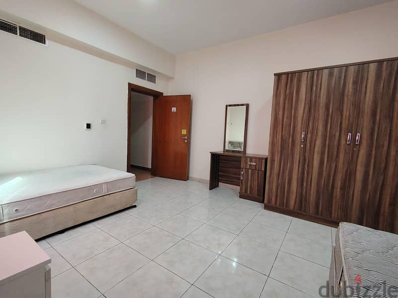 Executive bachelors rooms for rent 10