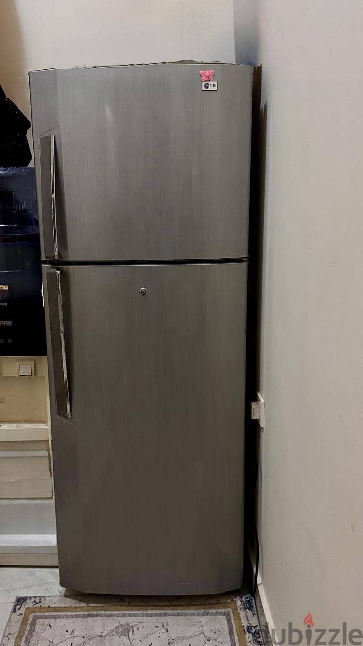 LG refrigerator good condition 1