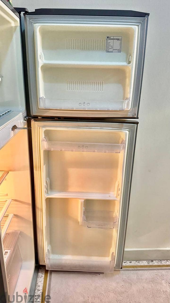 LG refrigerator good condition 5
