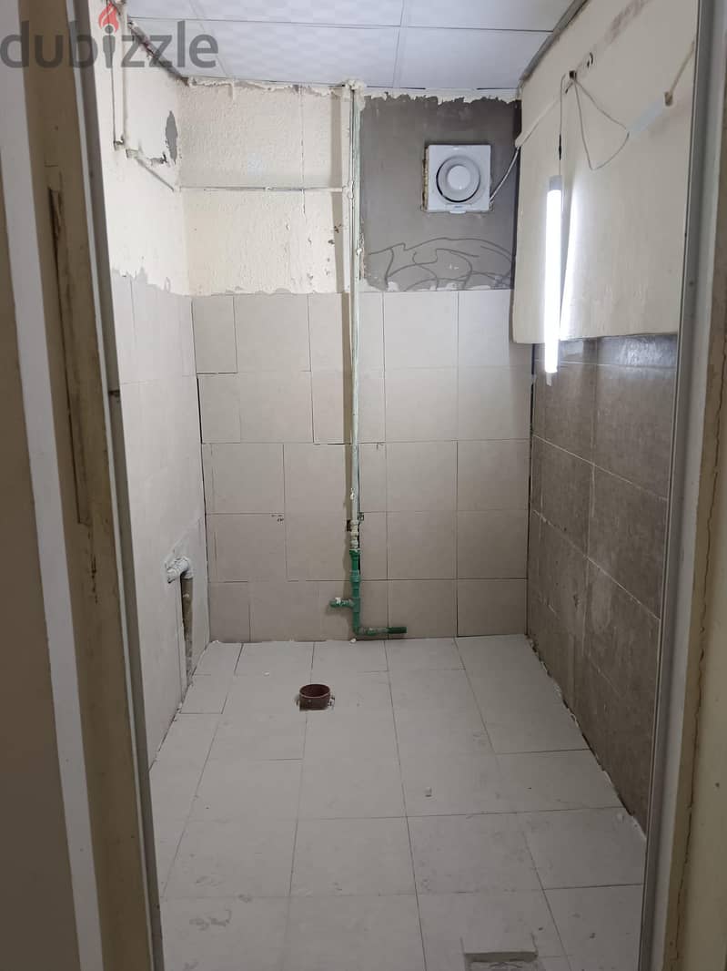 Studio room available in mamoura 3