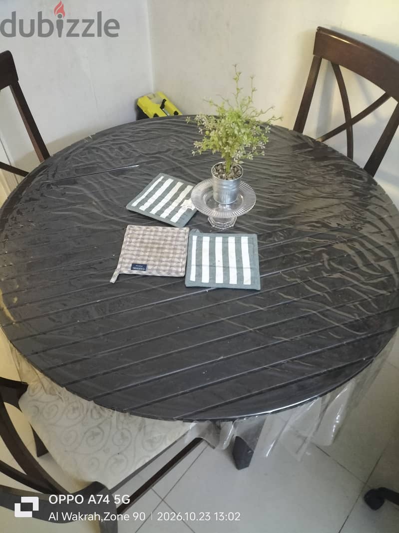 Sofa and dining table for sale 2