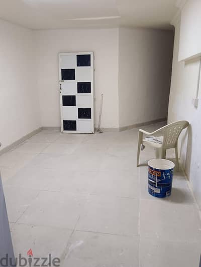 Studio room available in mamoura