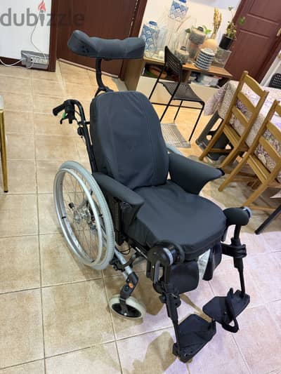 Wheelchair Adjustable - Invacare area Azalea Brand - few used