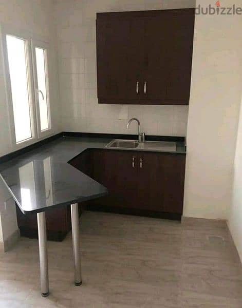 studio  and 1 BHK available 1